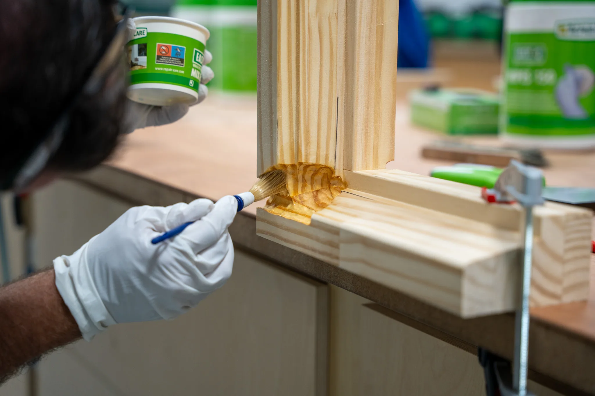 Apply DRY FIX® UNI
